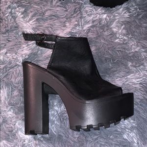 Platform heel
